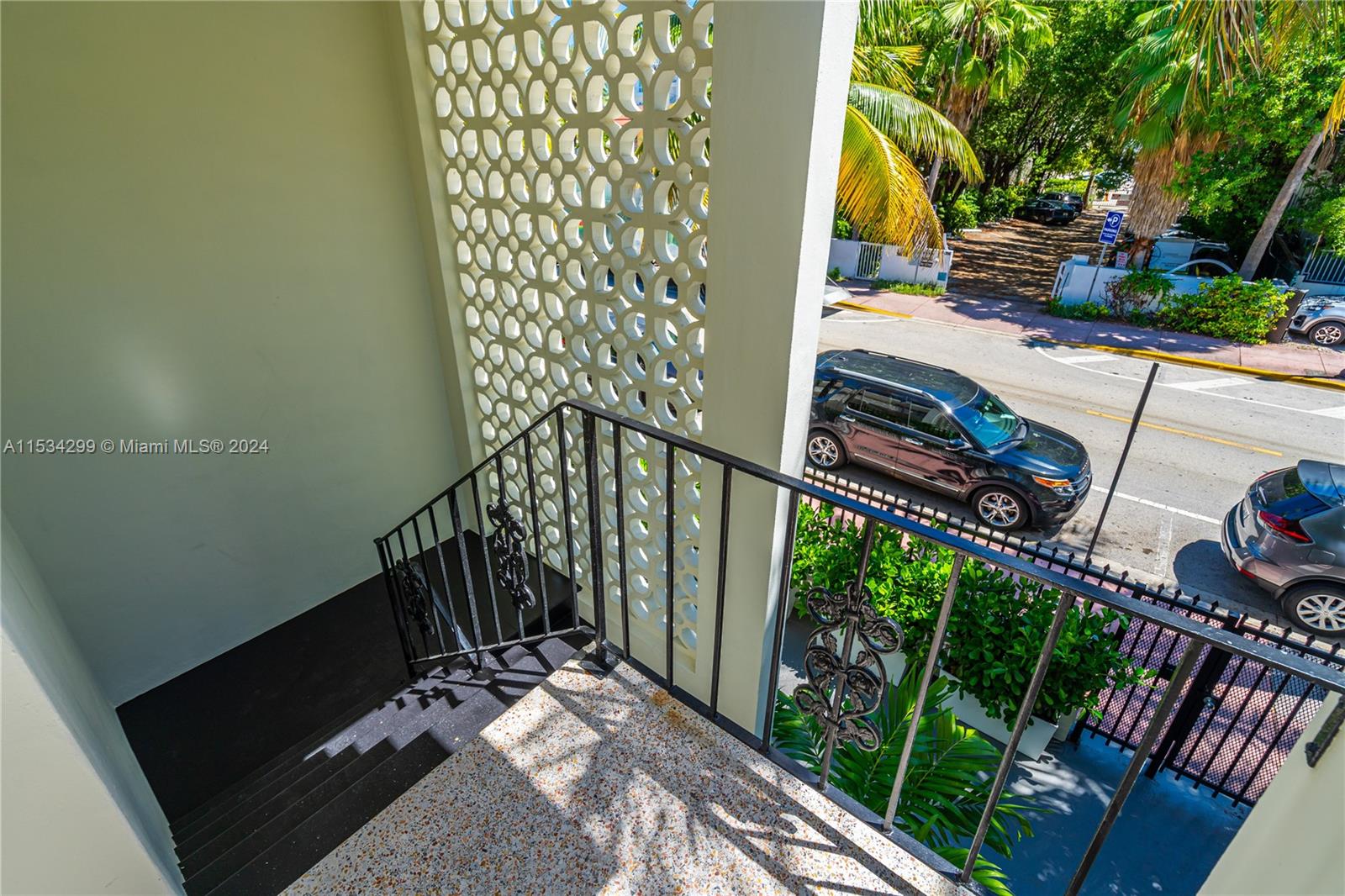 428 Collins Ave 1, Miami Beach, Florida 33139, 1 Bedroom Bedrooms, ,1 BathroomBathrooms,Residentiallease,For Rent,428 Collins Ave 1,A11534299