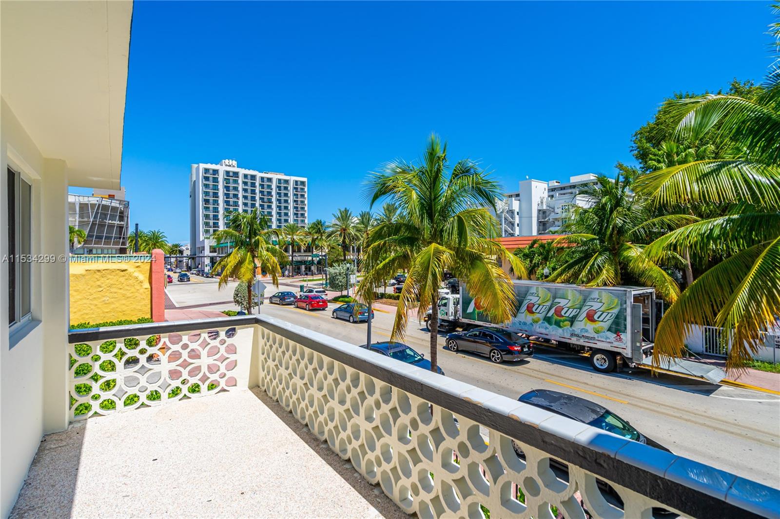 428 Collins Ave 1, Miami Beach, Florida 33139, 1 Bedroom Bedrooms, ,1 BathroomBathrooms,Residentiallease,For Rent,428 Collins Ave 1,A11534299