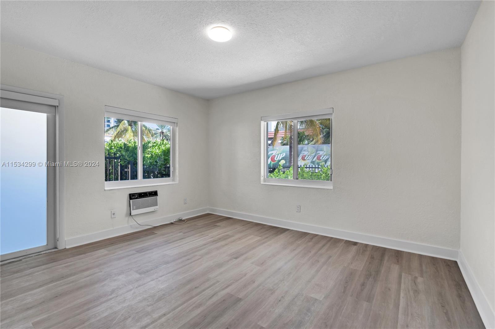 428 Collins Ave 1, Miami Beach, Florida 33139, 1 Bedroom Bedrooms, ,1 BathroomBathrooms,Residentiallease,For Rent,428 Collins Ave 1,A11534299