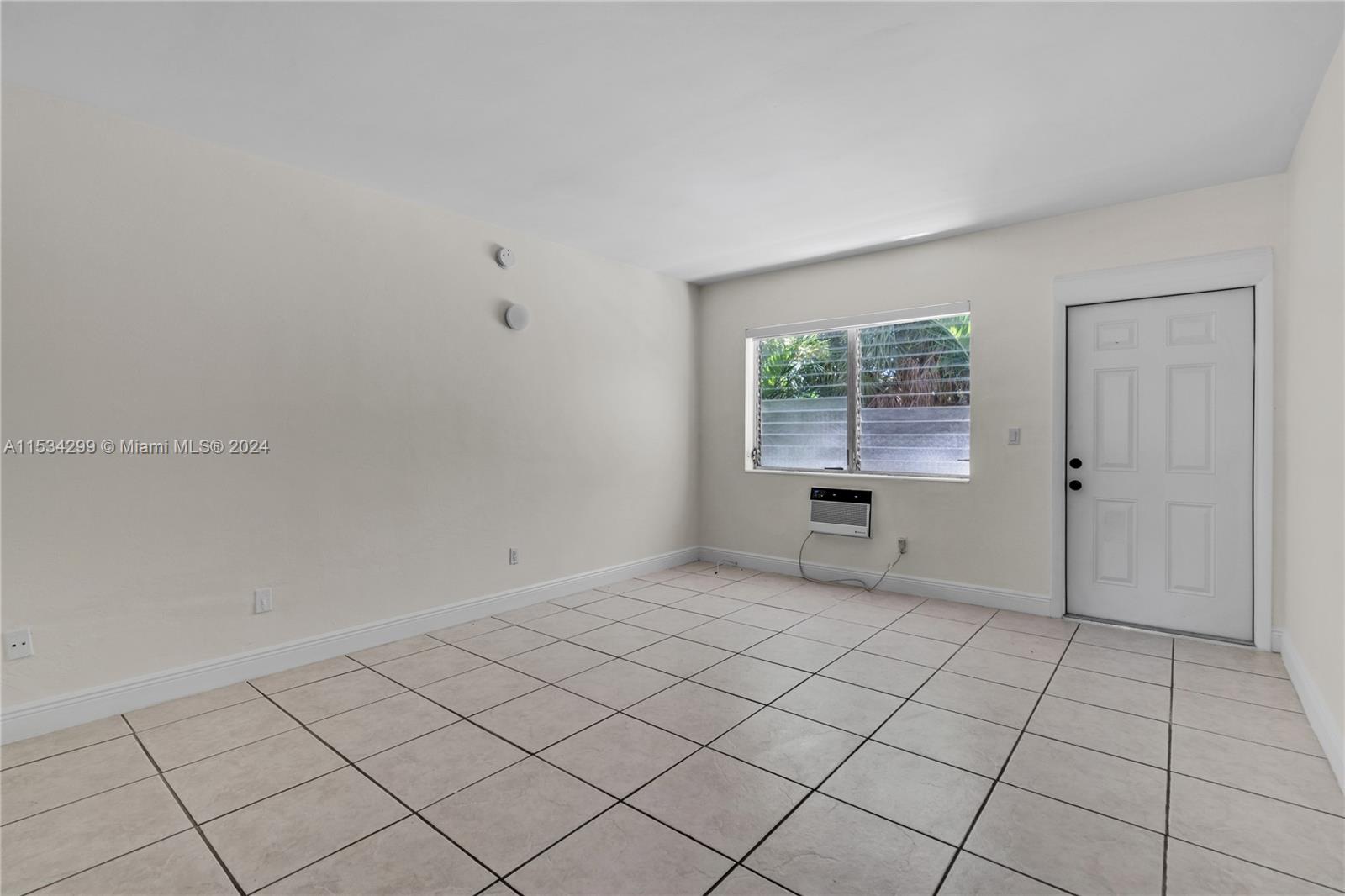 428 Collins Ave 1, Miami Beach, Florida 33139, 1 Bedroom Bedrooms, ,1 BathroomBathrooms,Residentiallease,For Rent,428 Collins Ave 1,A11534299