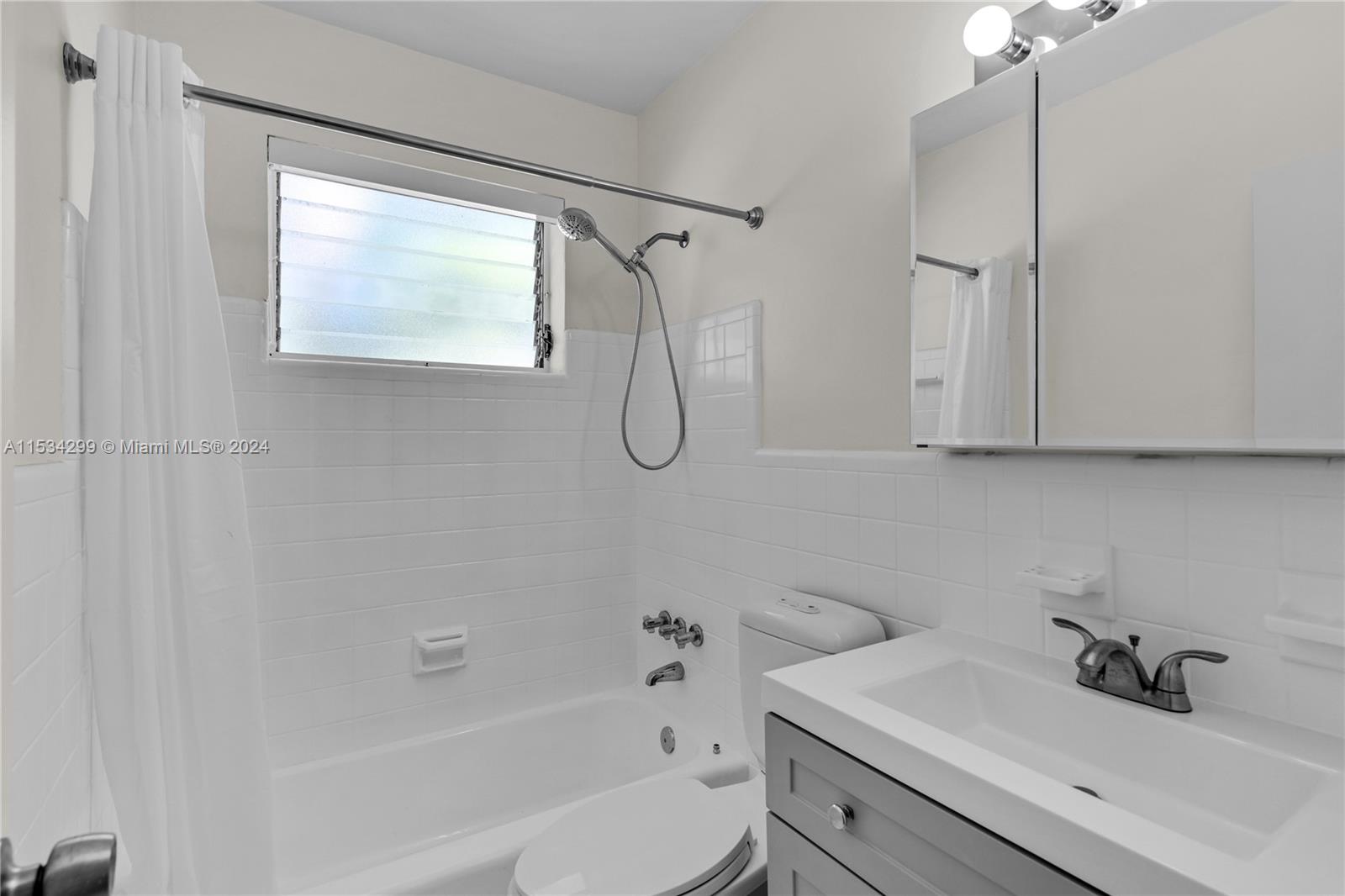 428 Collins Ave 1, Miami Beach, Florida 33139, 1 Bedroom Bedrooms, ,1 BathroomBathrooms,Residentiallease,For Rent,428 Collins Ave 1,A11534299