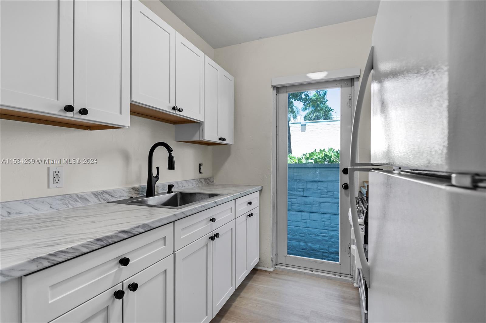 428 Collins Ave 1, Miami Beach, Florida 33139, 1 Bedroom Bedrooms, ,1 BathroomBathrooms,Residentiallease,For Rent,428 Collins Ave 1,A11534299