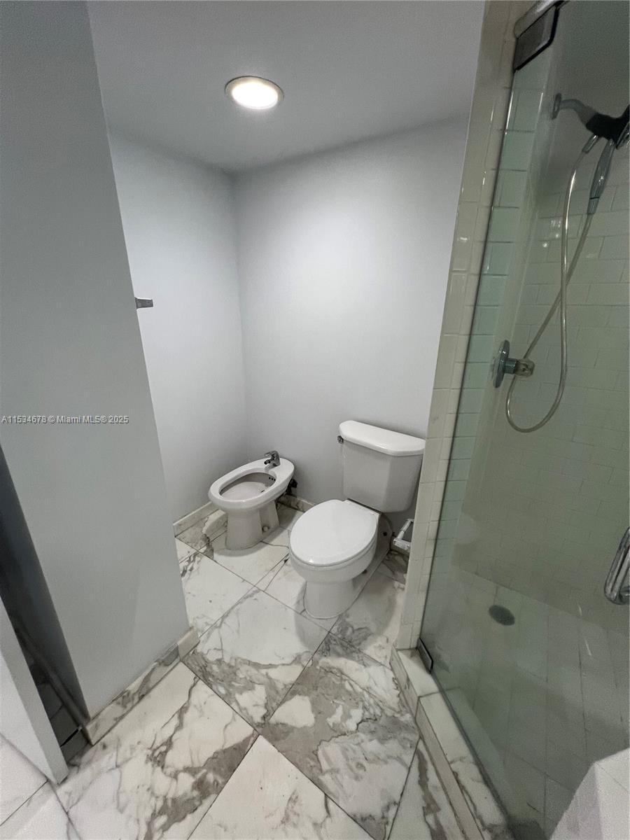 5600 Collins Ave 17T, Miami Beach, Florida 33140, 2 Bedrooms Bedrooms, ,2 BathroomsBathrooms,Residential,For Sale,5600 Collins Ave 17T,A11534678
