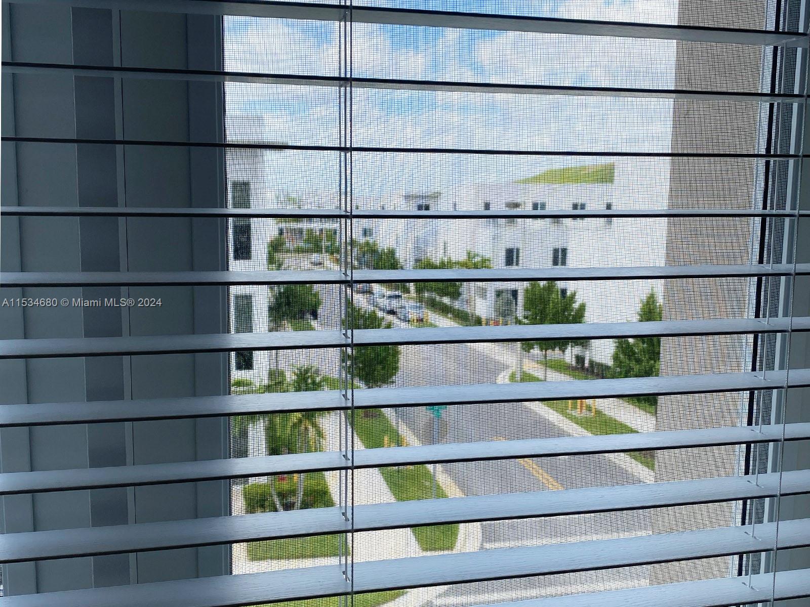 10220 NW 63rd Ter 213, Doral, Florida 33178, 3 Bedrooms Bedrooms, ,3 BathroomsBathrooms,Residentiallease,For Rent,10220 NW 63rd Ter 213,A11534680