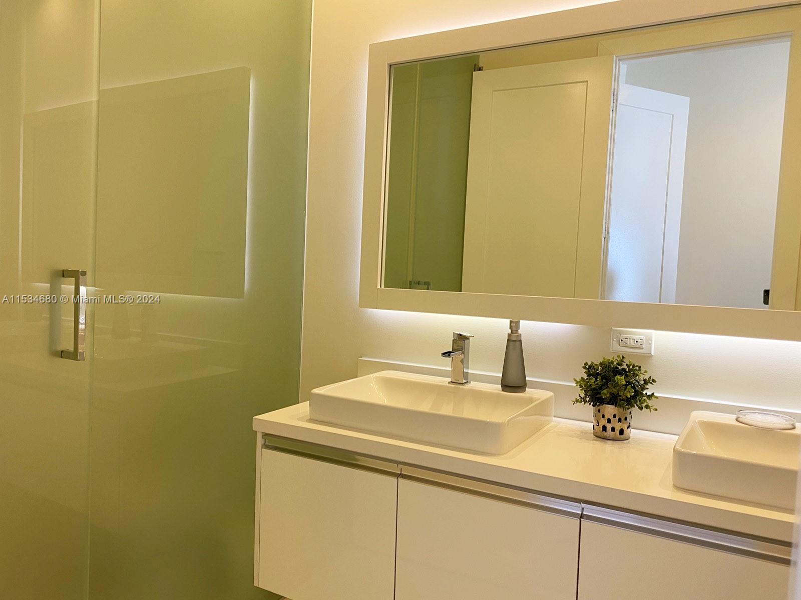 10220 NW 63rd Ter 213, Doral, Florida 33178, 3 Bedrooms Bedrooms, ,3 BathroomsBathrooms,Residentiallease,For Rent,10220 NW 63rd Ter 213,A11534680