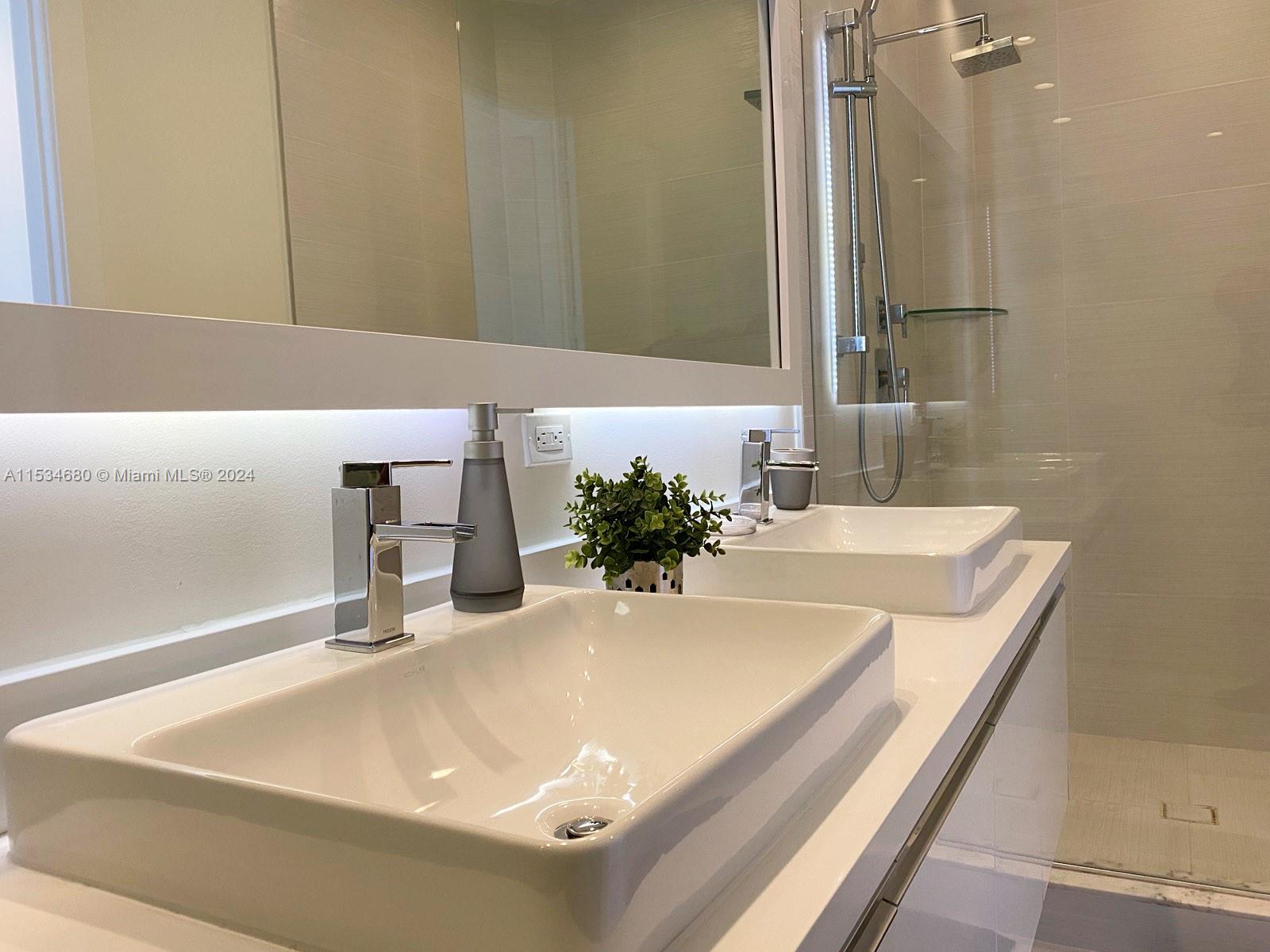 10220 NW 63rd Ter 213, Doral, Florida 33178, 3 Bedrooms Bedrooms, ,3 BathroomsBathrooms,Residentiallease,For Rent,10220 NW 63rd Ter 213,A11534680