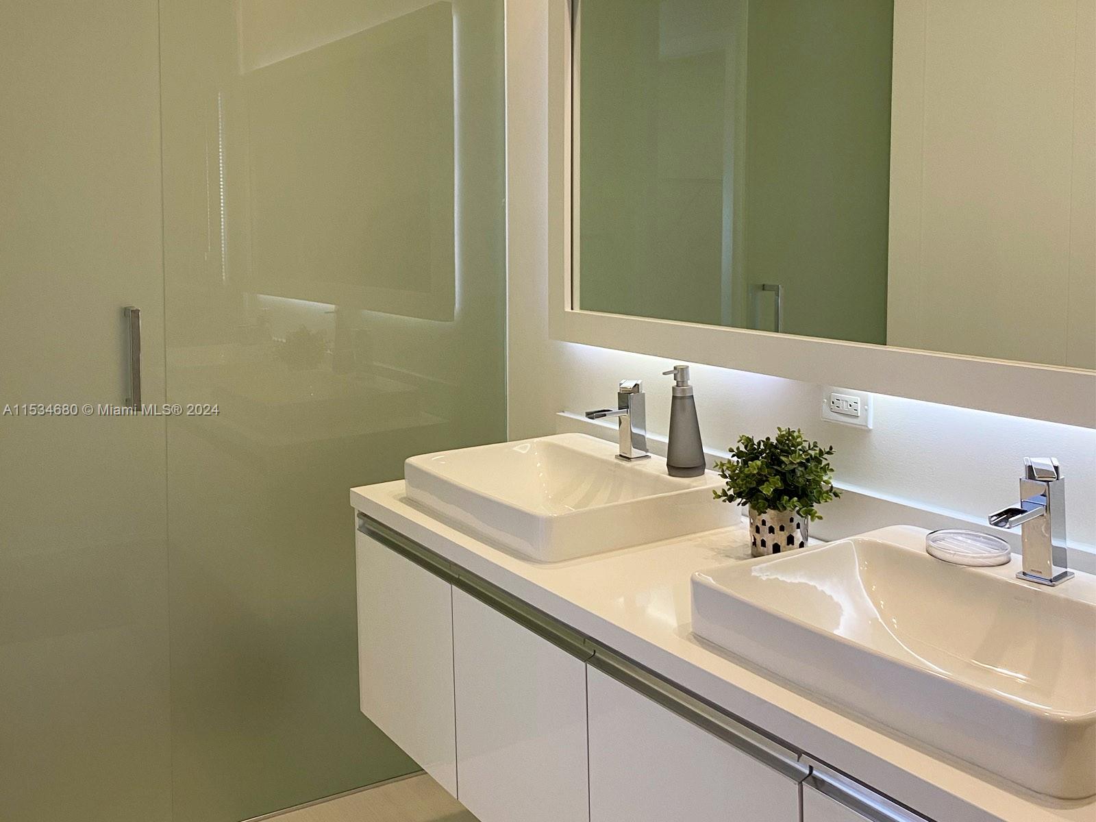 10220 NW 63rd Ter 213, Doral, Florida 33178, 3 Bedrooms Bedrooms, ,3 BathroomsBathrooms,Residentiallease,For Rent,10220 NW 63rd Ter 213,A11534680