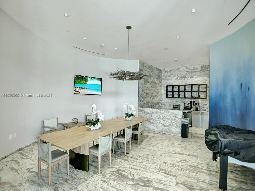 3250 NE 188th St 207, Aventura, Florida 33180, 3 Bedrooms Bedrooms, ,4 BathroomsBathrooms,Residential,For Sale,3250 NE 188th St 207,A11530968