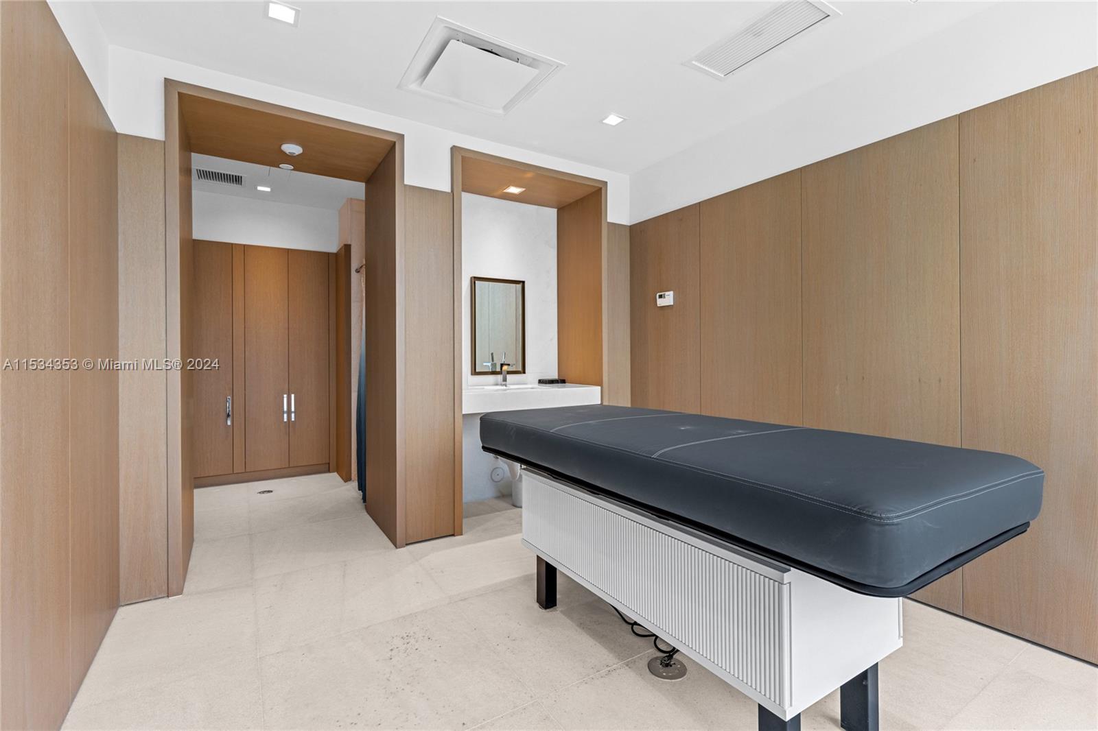 700 NE 26th Ter 1404, Miami, Florida 33137, 1 Bedroom Bedrooms, ,1 BathroomBathrooms,Residential,For Sale,700 NE 26th Ter 1404,A11534353