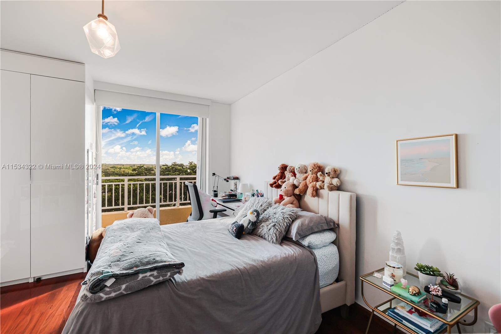 765 Crandon Blvd, Key Biscayne, FL, 33149 United States, 3 Bedrooms Bedrooms, ,4 BathroomsBathrooms,Residential,For Sale,Crandon Blvd,A11534322