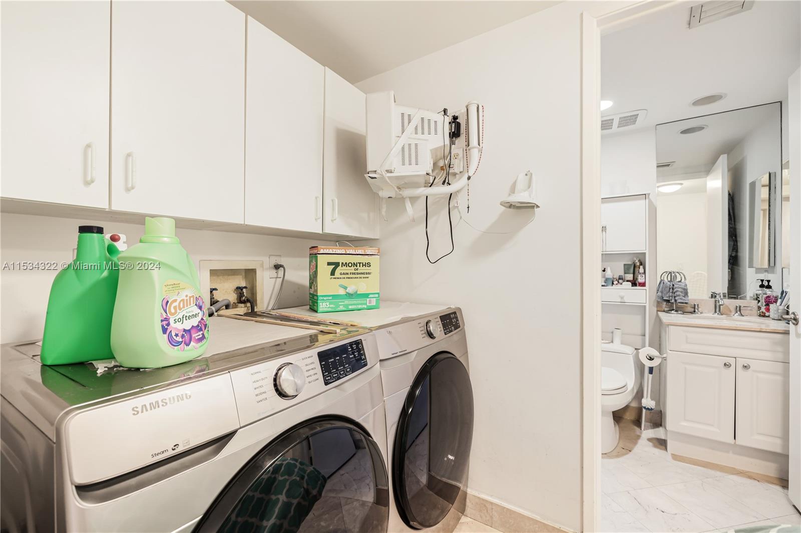 765 Crandon Blvd, Key Biscayne, FL, 33149 United States, 3 Bedrooms Bedrooms, ,4 BathroomsBathrooms,Residential,For Sale,Crandon Blvd,A11534322