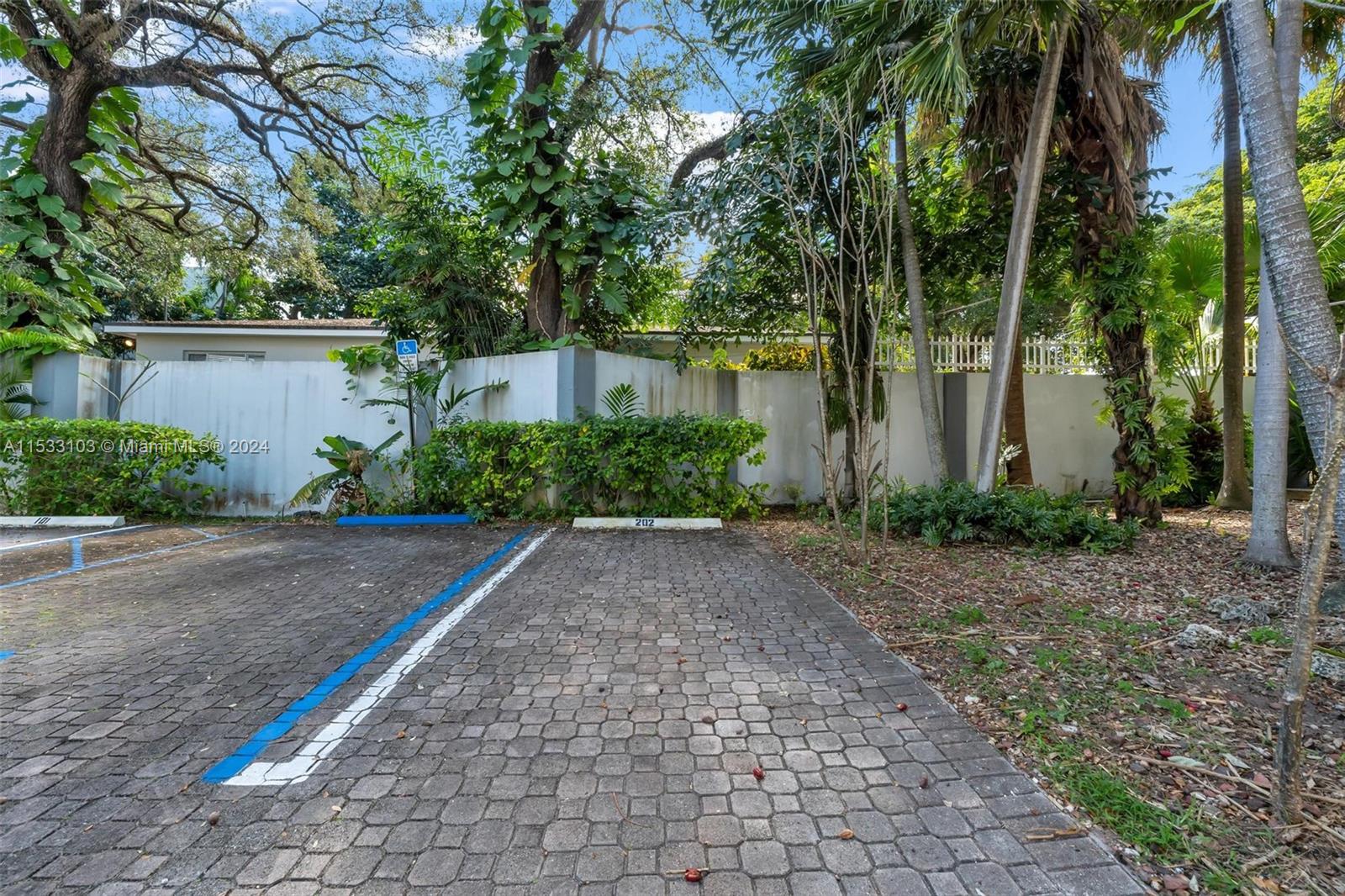 2734 Bird Ave 202, Miami, Florida 33133, 1 Bedroom Bedrooms, ,1 BathroomBathrooms,Residential,For Sale,2734 Bird Ave 202,A11533103