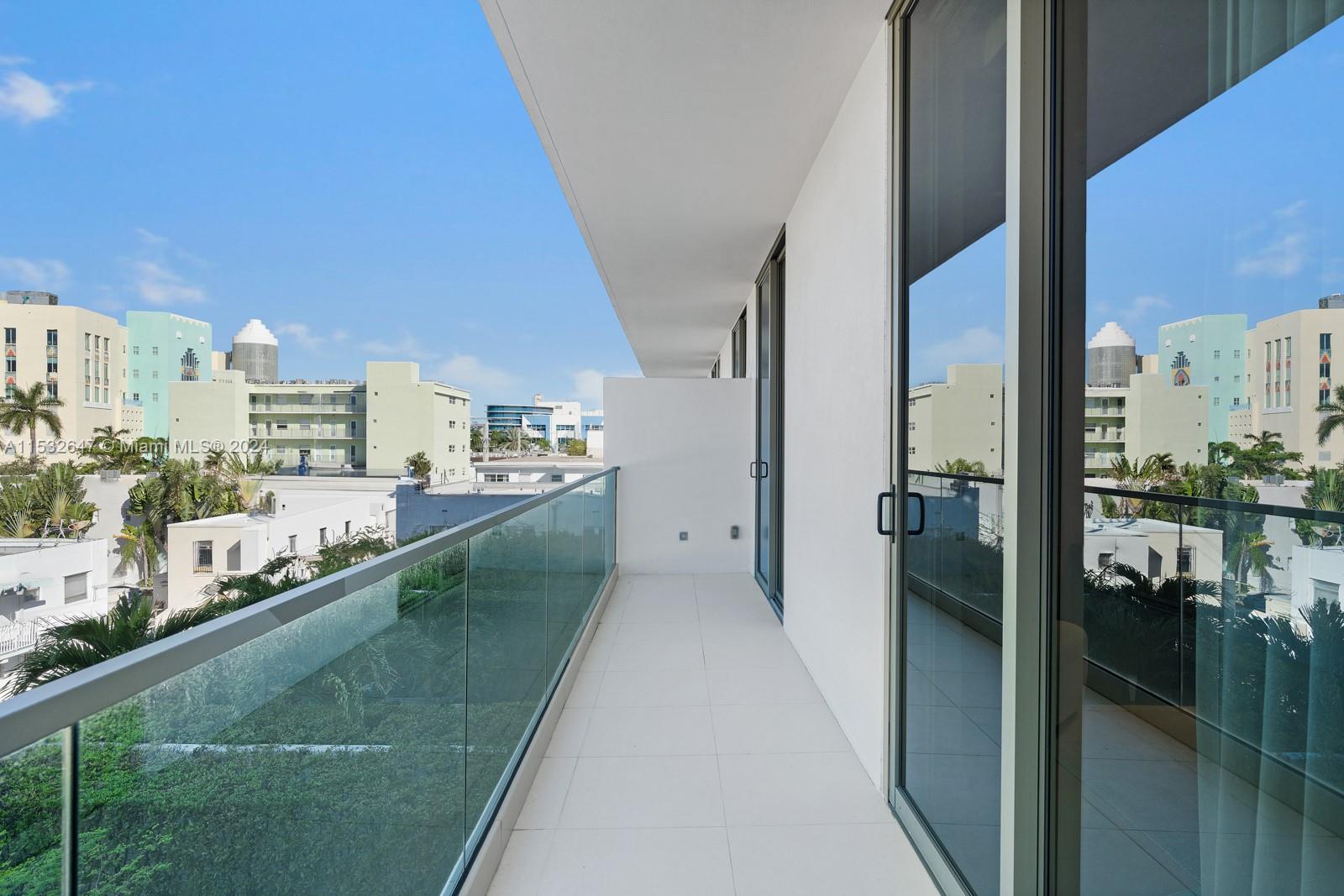 300 Collins Ave 4C, Miami Beach, Florida 33139, 3 Bedrooms Bedrooms, ,3 BathroomsBathrooms,Residential,For Sale,300 Collins Ave 4C,A11532647