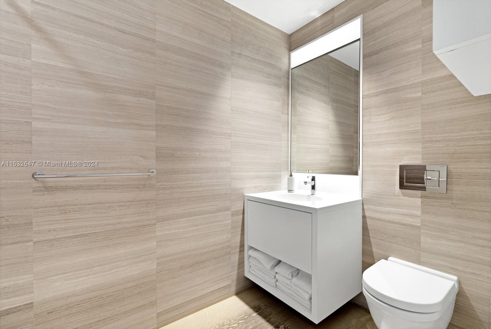 300 Collins Ave, Miami Beach, FL, 33139 United States, 3 Bedrooms Bedrooms, ,3 BathroomsBathrooms,Residential,For Sale,Collins Ave,A11532647