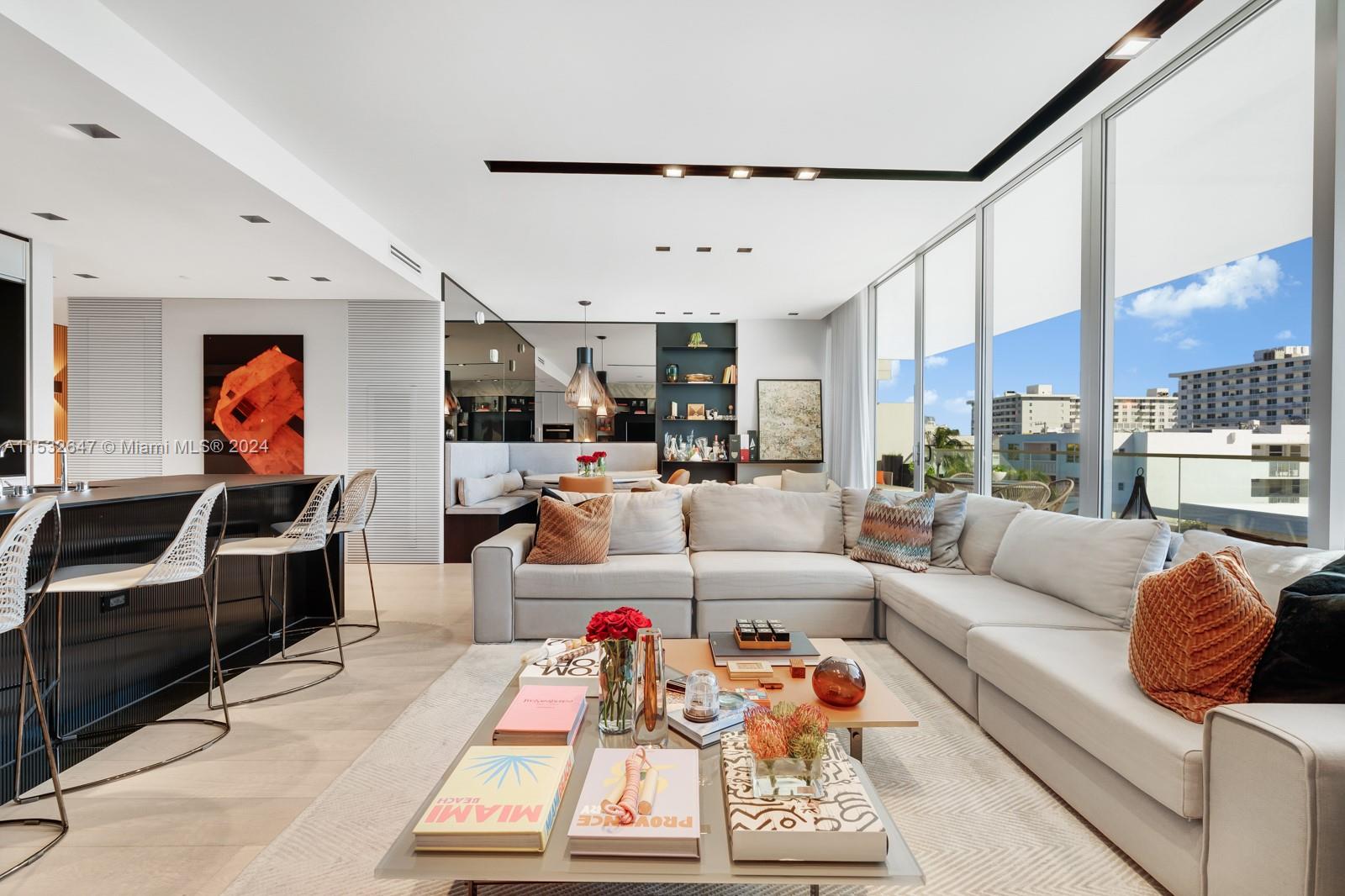 300 Collins Ave, Miami Beach, FL, 33139 United States, 3 Bedrooms Bedrooms, ,3 BathroomsBathrooms,Residential,For Sale,Collins Ave,A11532647