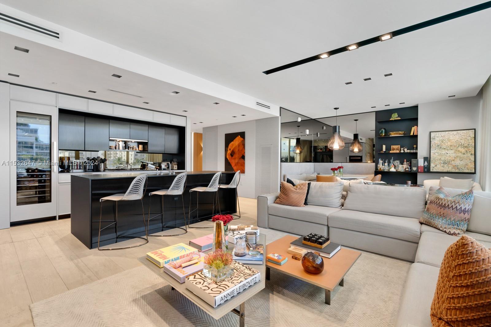 300 Collins Ave 4C, Miami Beach, Florida 33139, 3 Bedrooms Bedrooms, ,3 BathroomsBathrooms,Residential,For Sale,300 Collins Ave 4C,A11532647