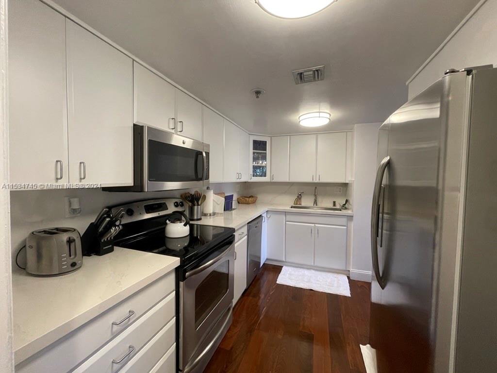 2025 Brickell Ave 505, Miami, Florida 33129, 2 Bedrooms Bedrooms, ,2 BathroomsBathrooms,Residentiallease,For Rent,2025 Brickell Ave 505,A11534745