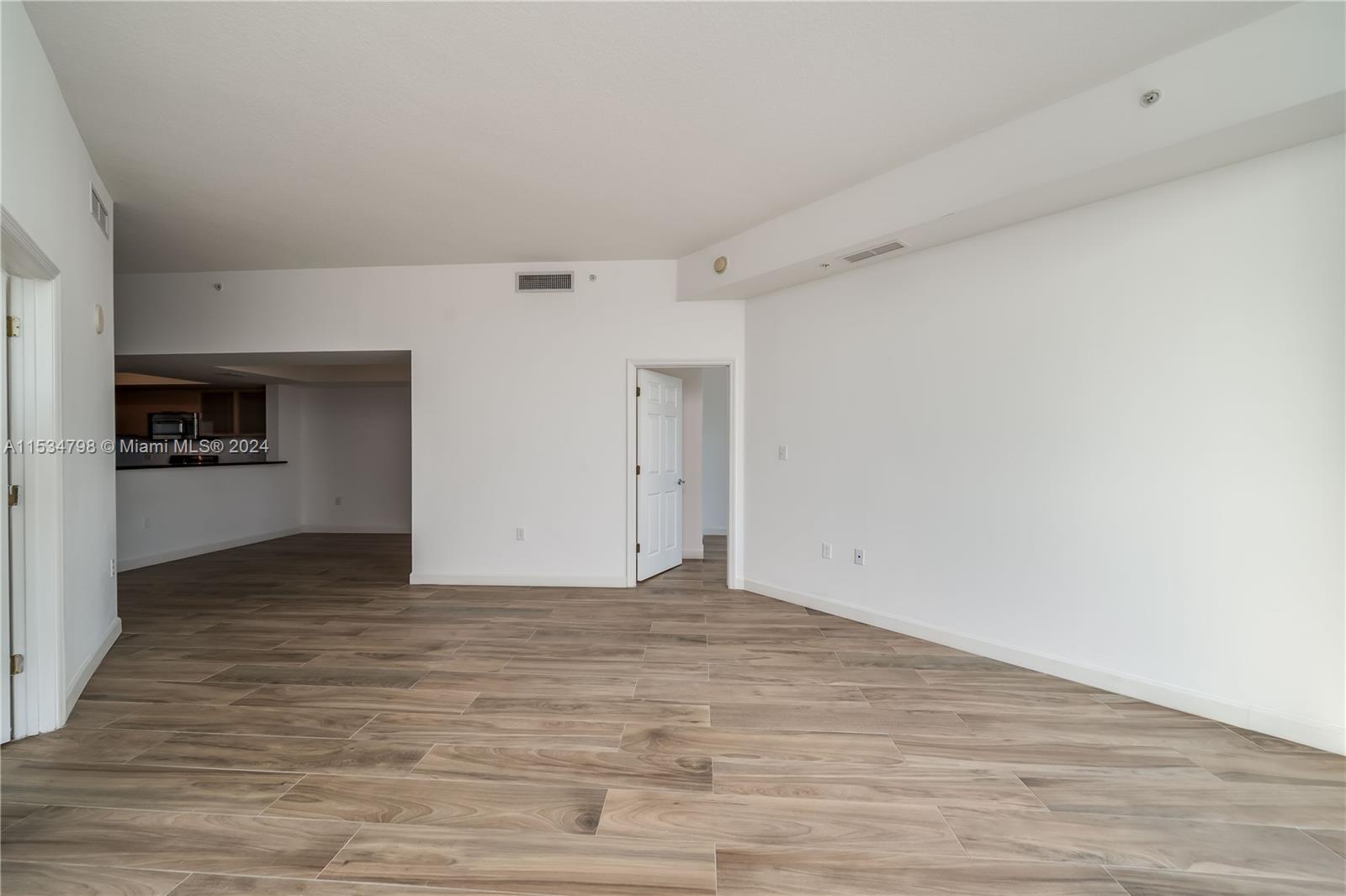 140 S Dixie Hwy 1029, Hollywood, Florida 33020, 2 Bedrooms Bedrooms, ,2 BathroomsBathrooms,Residentiallease,For Rent,140 S Dixie Hwy 1029,A11534798