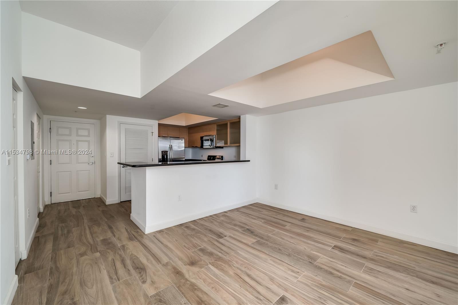 140 S Dixie Hwy 1029, Hollywood, Florida 33020, 2 Bedrooms Bedrooms, ,2 BathroomsBathrooms,Residentiallease,For Rent,140 S Dixie Hwy 1029,A11534798