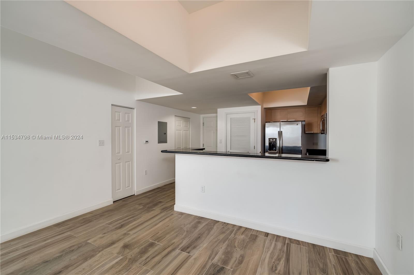 140 S Dixie Hwy 1029, Hollywood, Florida 33020, 2 Bedrooms Bedrooms, ,2 BathroomsBathrooms,Residentiallease,For Rent,140 S Dixie Hwy 1029,A11534798