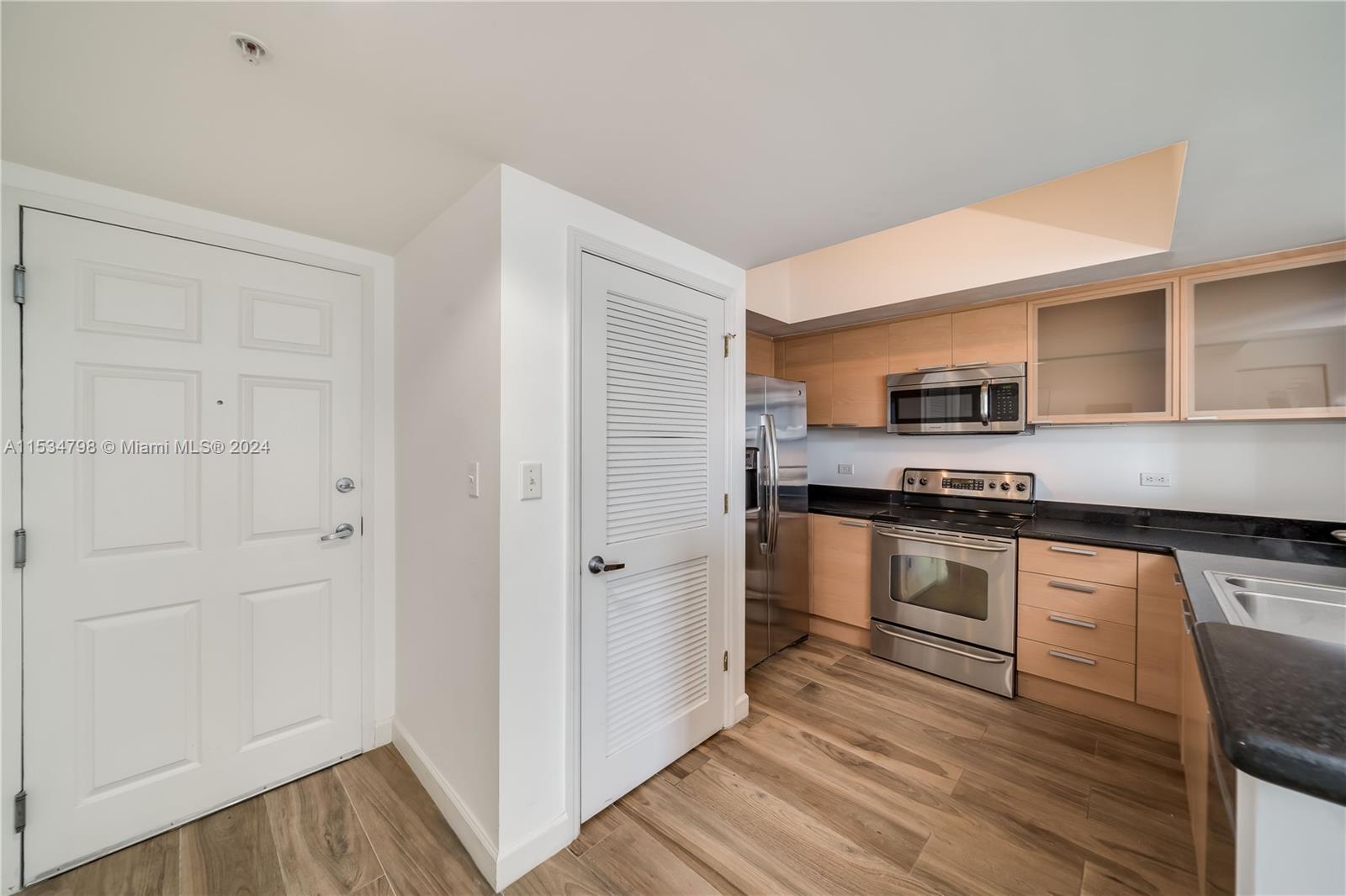 140 S Dixie Hwy 1029, Hollywood, Florida 33020, 2 Bedrooms Bedrooms, ,2 BathroomsBathrooms,Residentiallease,For Rent,140 S Dixie Hwy 1029,A11534798