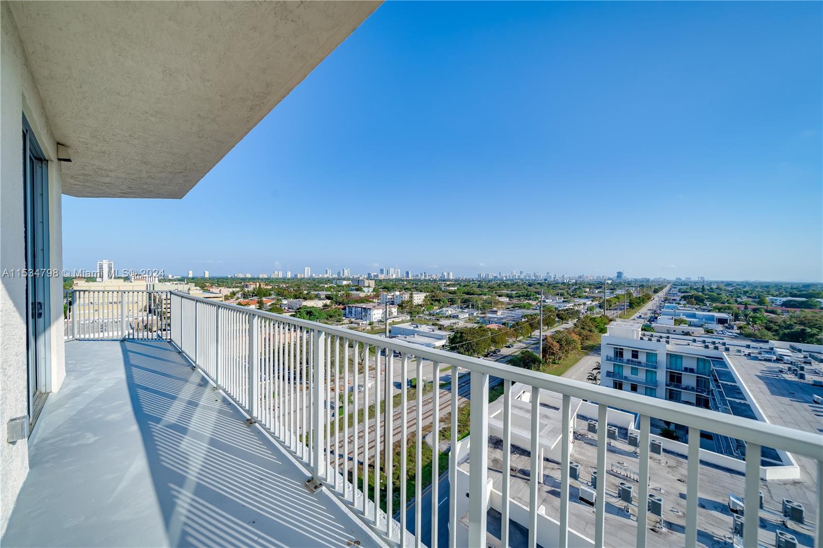140 S Dixie Hwy 1029, Hollywood, Florida 33020, 2 Bedrooms Bedrooms, ,2 BathroomsBathrooms,Residentiallease,For Rent,140 S Dixie Hwy 1029,A11534798