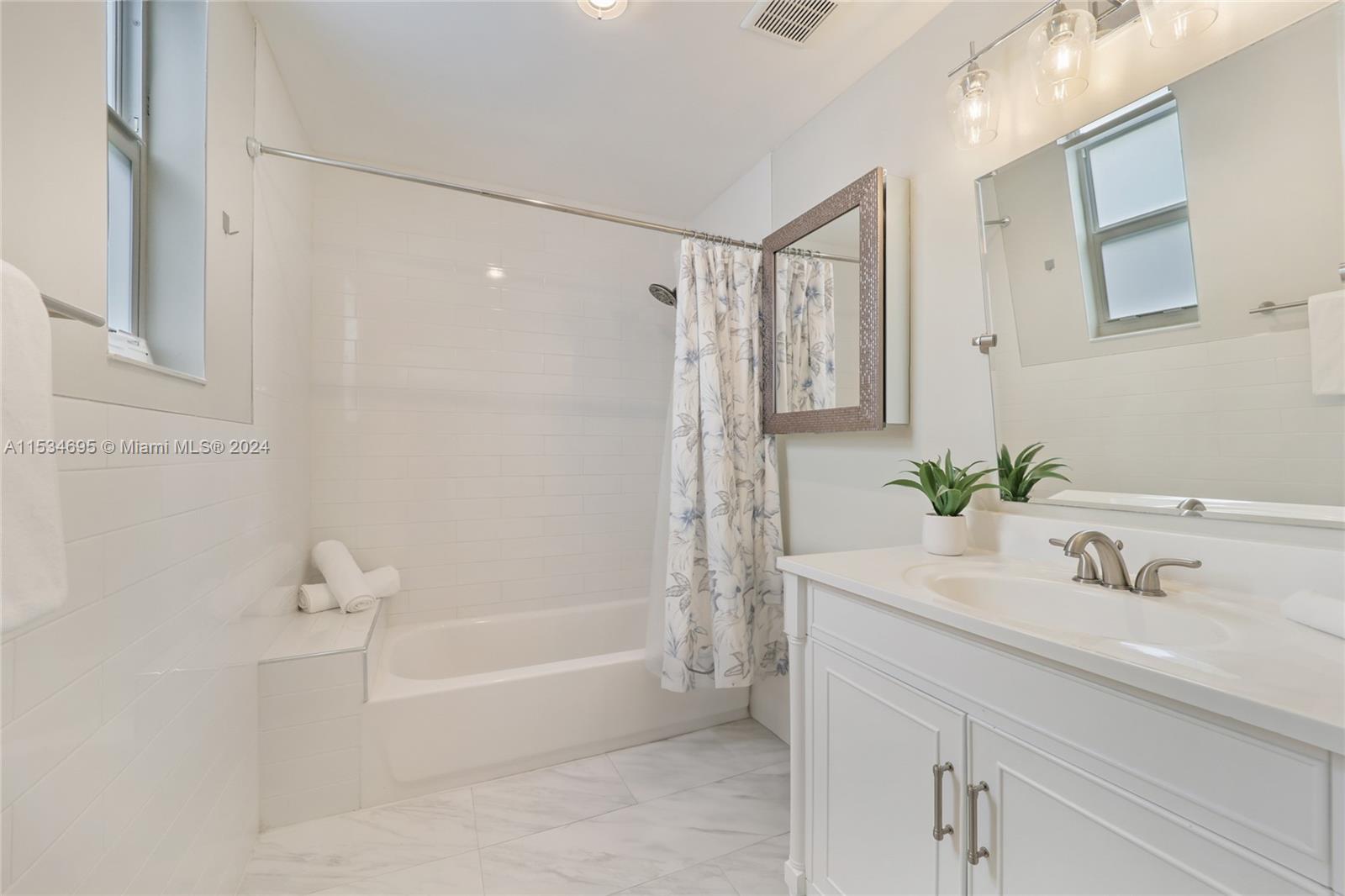 805 NW 7th St Rd, Miami, Florida 33136, 4 Bedrooms Bedrooms, ,3 BathroomsBathrooms,Residential,For Sale,805 NW 7th St Rd,A11534695