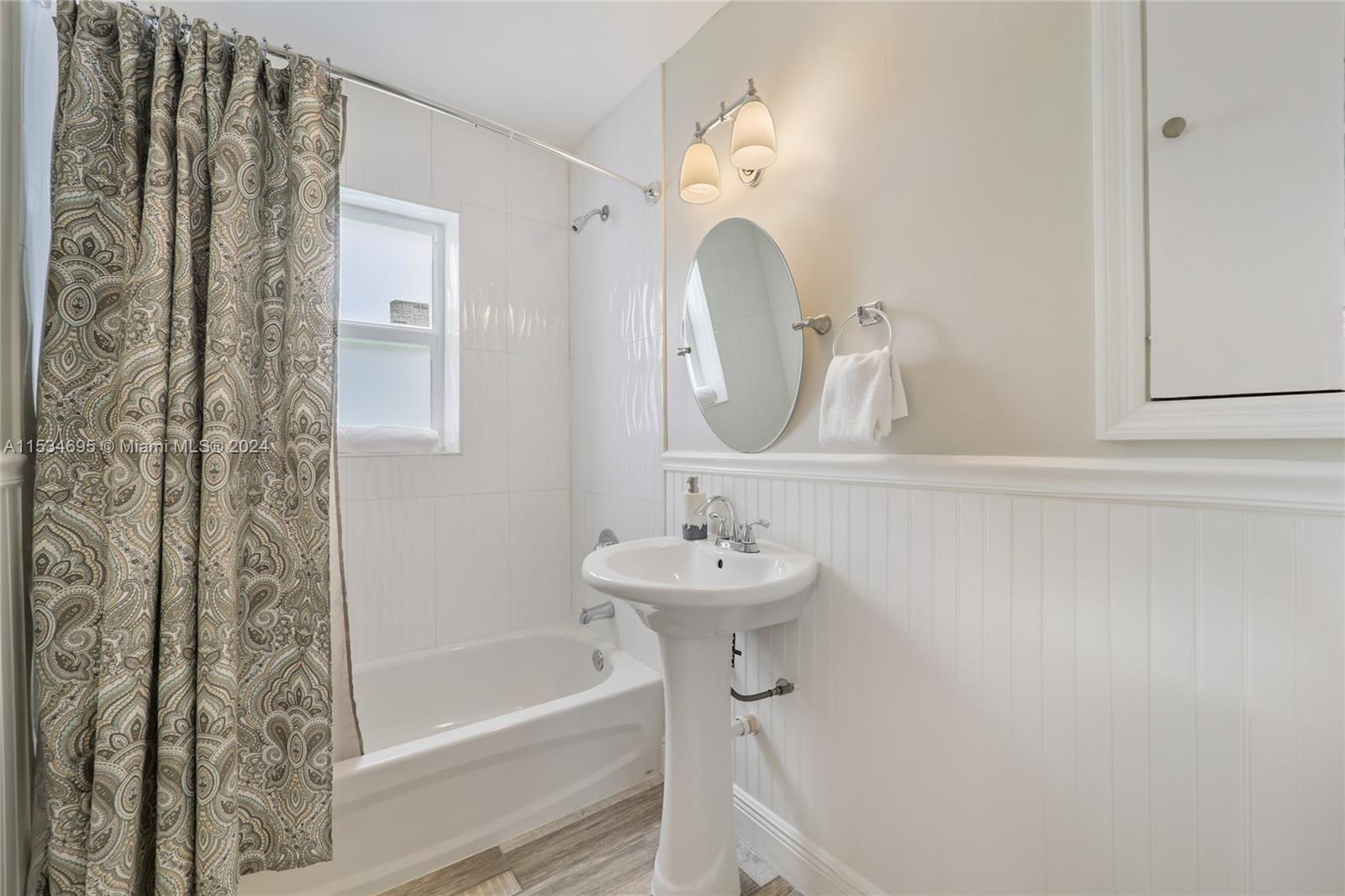 805 NW 7th St Rd, Miami, Florida 33136, 4 Bedrooms Bedrooms, ,3 BathroomsBathrooms,Residential,For Sale,805 NW 7th St Rd,A11534695