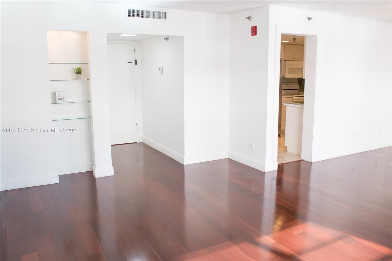 66 Valencia Ave 602A, Coral Gables, Florida 33134, 2 Bedrooms Bedrooms, ,2 BathroomsBathrooms,Residentiallease,For Rent,66 Valencia Ave 602A,A11534571