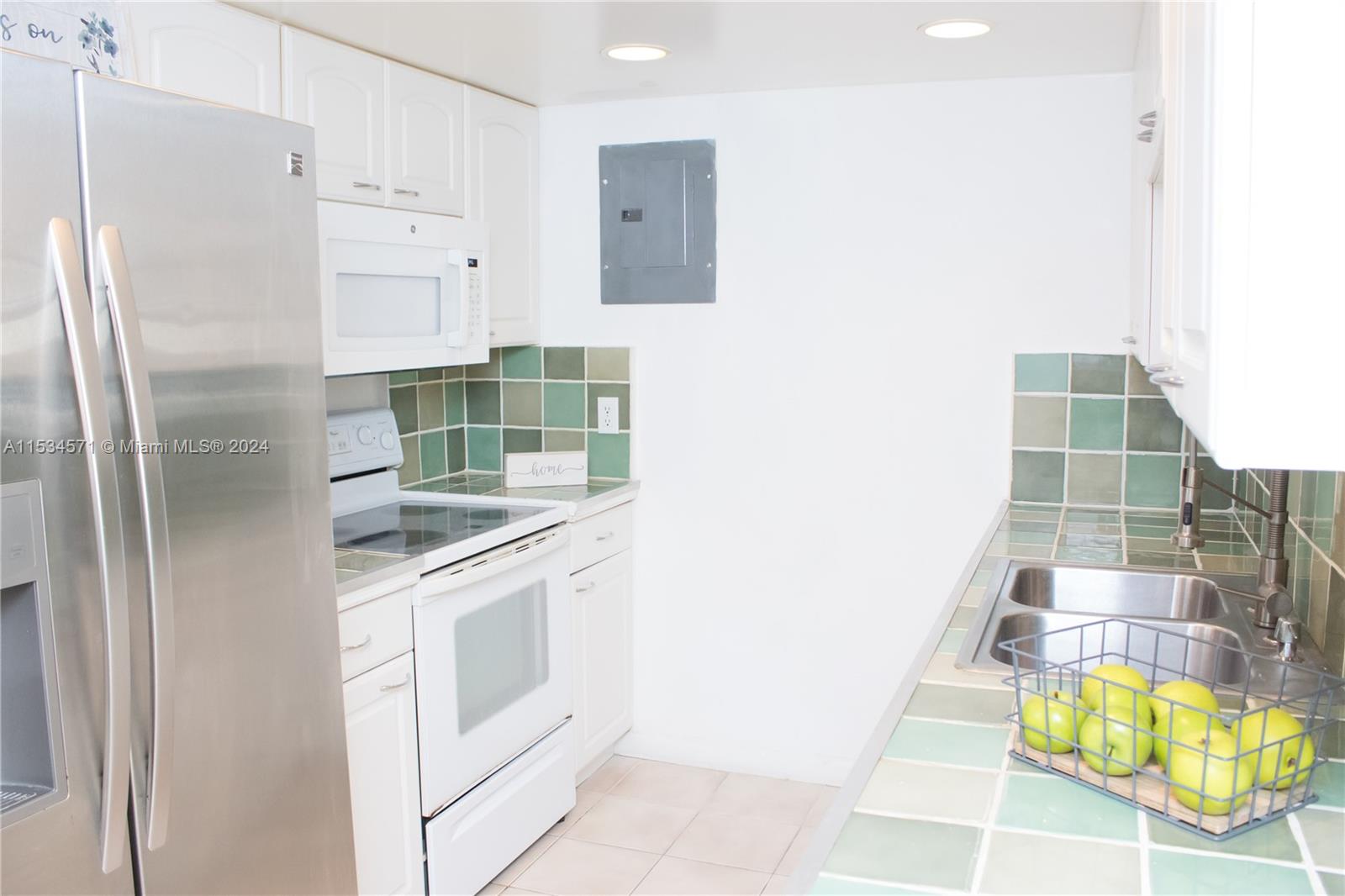 66 Valencia Ave 602A, Coral Gables, Florida 33134, 2 Bedrooms Bedrooms, ,2 BathroomsBathrooms,Residentiallease,For Rent,66 Valencia Ave 602A,A11534571