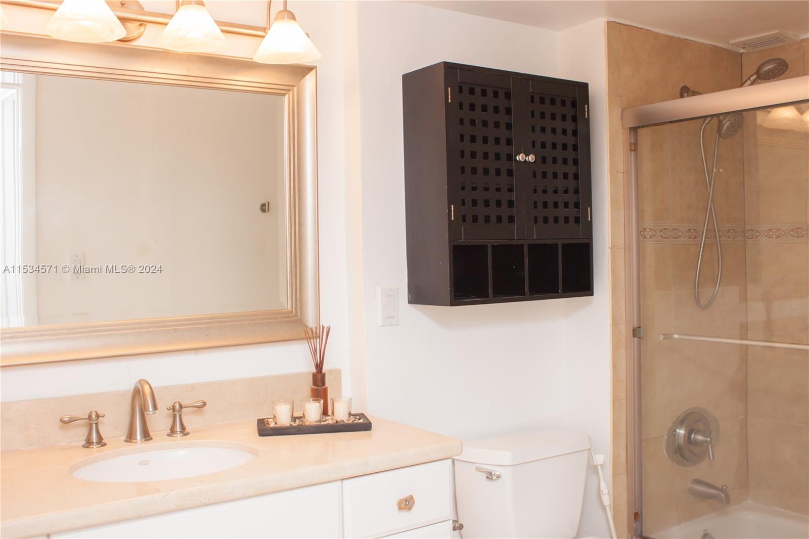 66 Valencia Ave 602A, Coral Gables, Florida 33134, 2 Bedrooms Bedrooms, ,2 BathroomsBathrooms,Residentiallease,For Rent,66 Valencia Ave 602A,A11534571