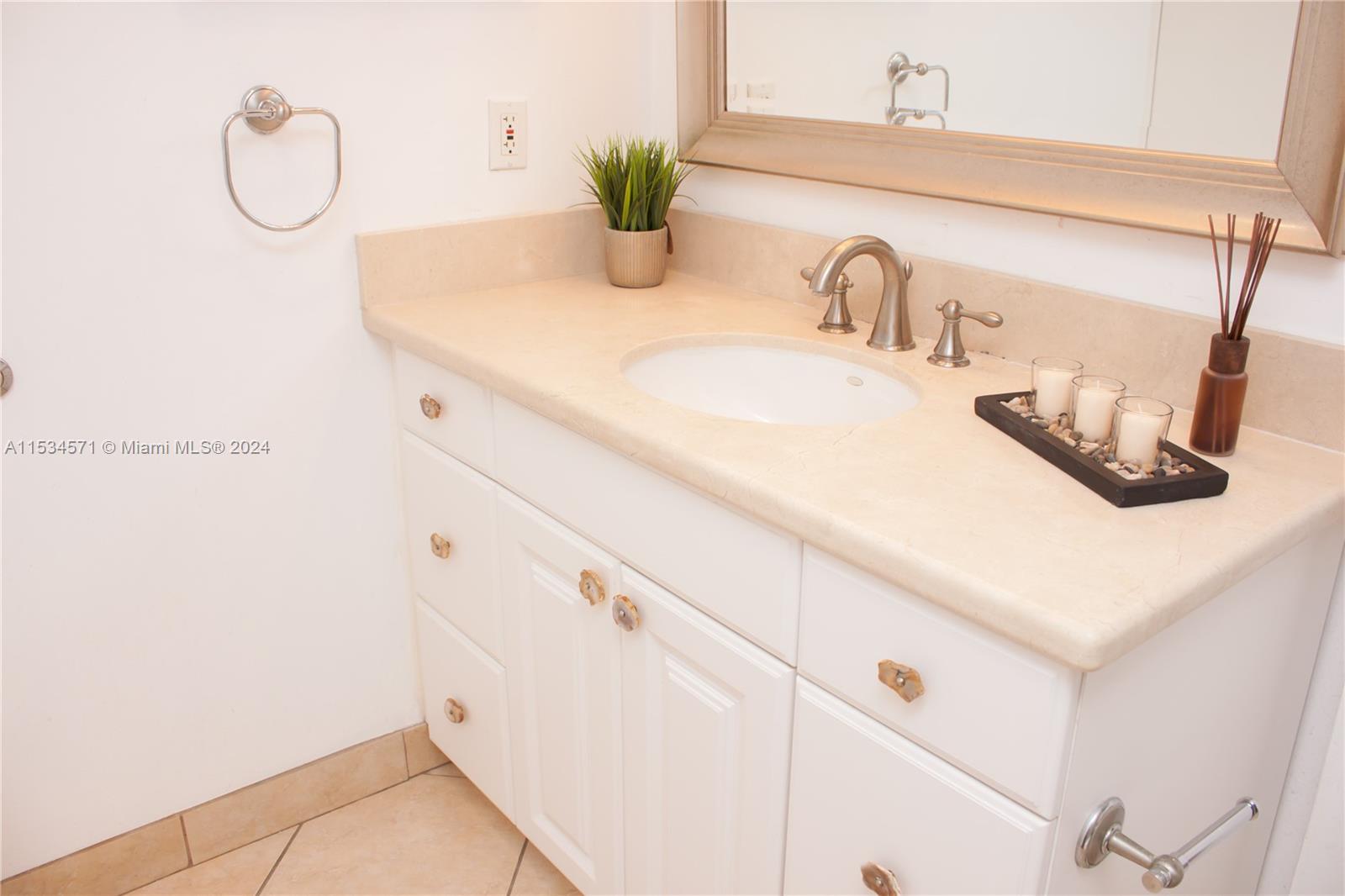 66 Valencia Ave 602A, Coral Gables, Florida 33134, 2 Bedrooms Bedrooms, ,2 BathroomsBathrooms,Residentiallease,For Rent,66 Valencia Ave 602A,A11534571