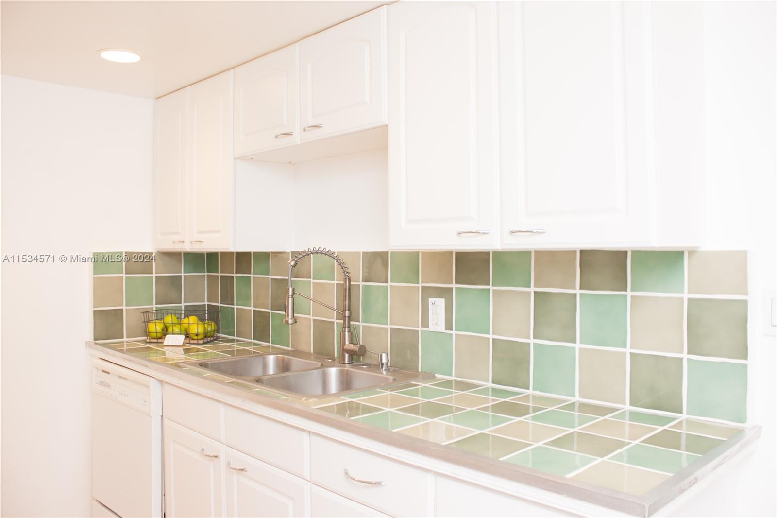 66 Valencia Ave 602A, Coral Gables, Florida 33134, 2 Bedrooms Bedrooms, ,2 BathroomsBathrooms,Residentiallease,For Rent,66 Valencia Ave 602A,A11534571