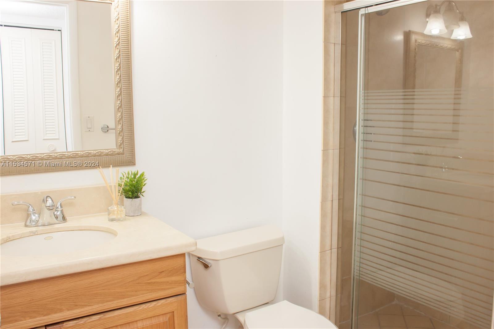 66 Valencia Ave 602A, Coral Gables, Florida 33134, 2 Bedrooms Bedrooms, ,2 BathroomsBathrooms,Residentiallease,For Rent,66 Valencia Ave 602A,A11534571