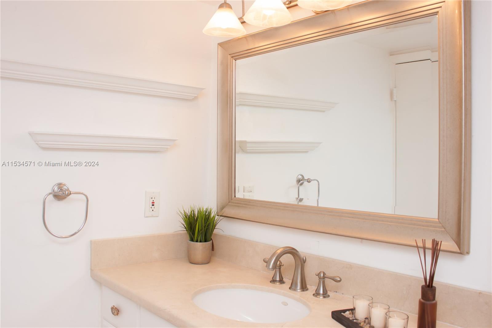 66 Valencia Ave 602A, Coral Gables, Florida 33134, 2 Bedrooms Bedrooms, ,2 BathroomsBathrooms,Residentiallease,For Rent,66 Valencia Ave 602A,A11534571