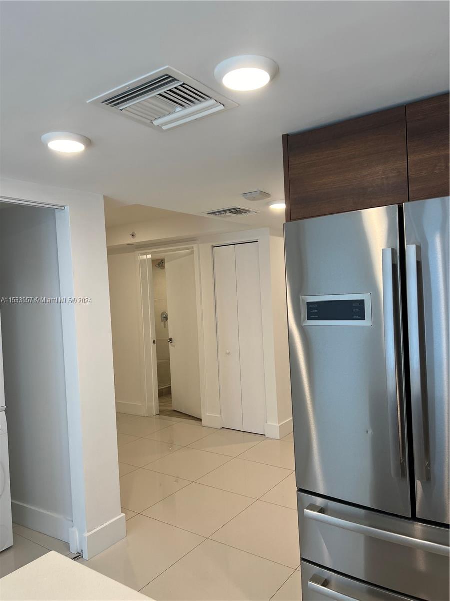 9261 E Bay Harbor Dr 605, Bay Harbor Islands, Florida 33154, 1 Bedroom Bedrooms, ,2 BathroomsBathrooms,Residentiallease,For Rent,9261 E Bay Harbor Dr 605,A11533057
