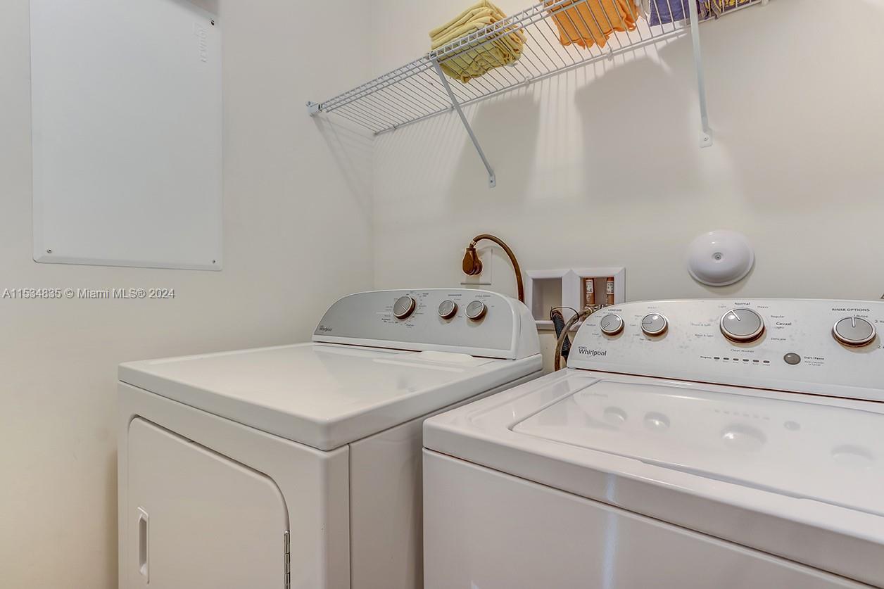 6950 NW 104th Ct, Doral, Florida 33178, 4 Bedrooms Bedrooms, ,4 BathroomsBathrooms,Residential,For Sale,6950 NW 104th Ct,A11534835