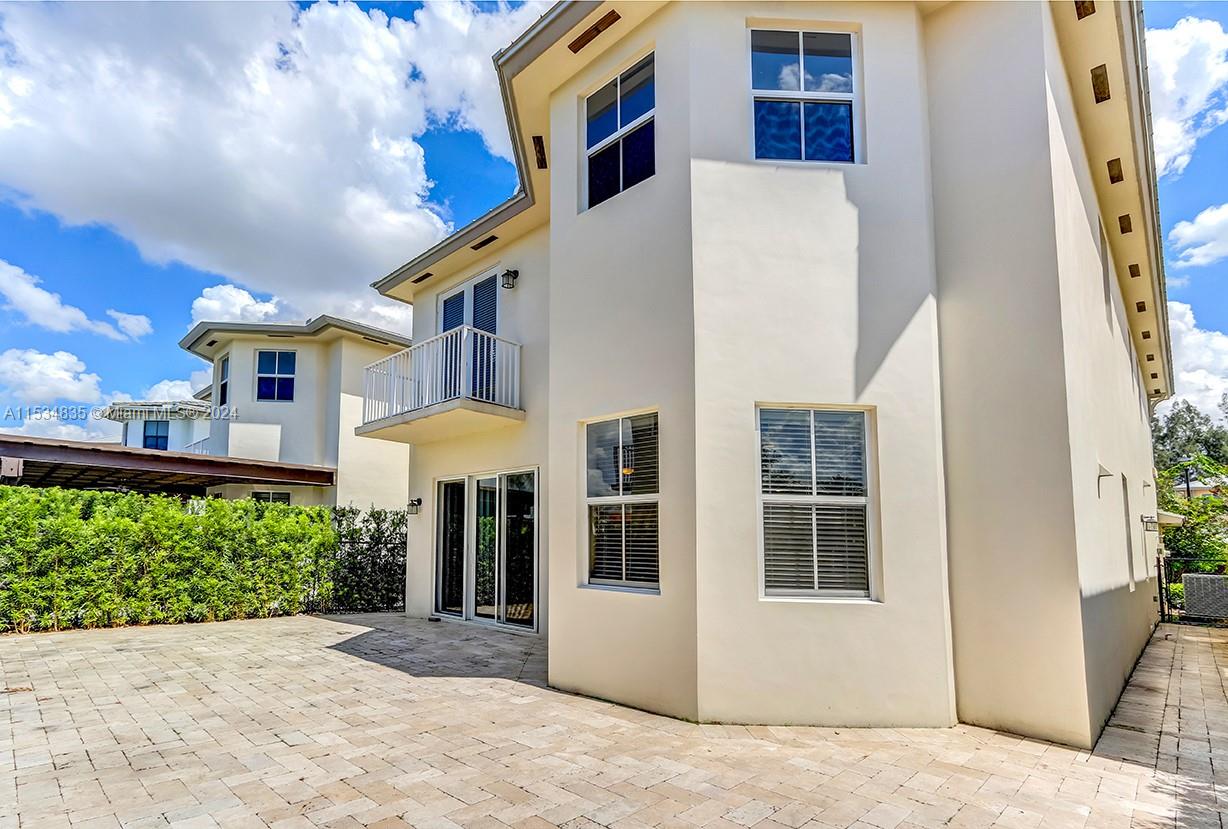 6950 NW 104th Ct, Doral, Florida 33178, 4 Bedrooms Bedrooms, ,4 BathroomsBathrooms,Residential,For Sale,6950 NW 104th Ct,A11534835