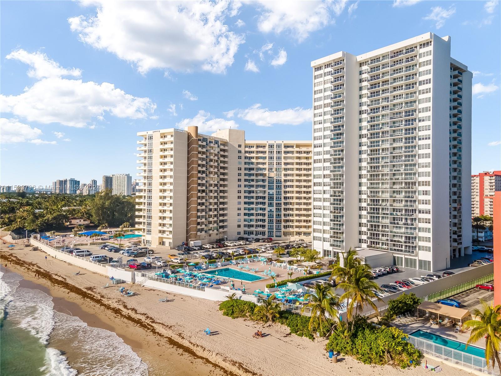 Private Beachfront w/ Beachservice