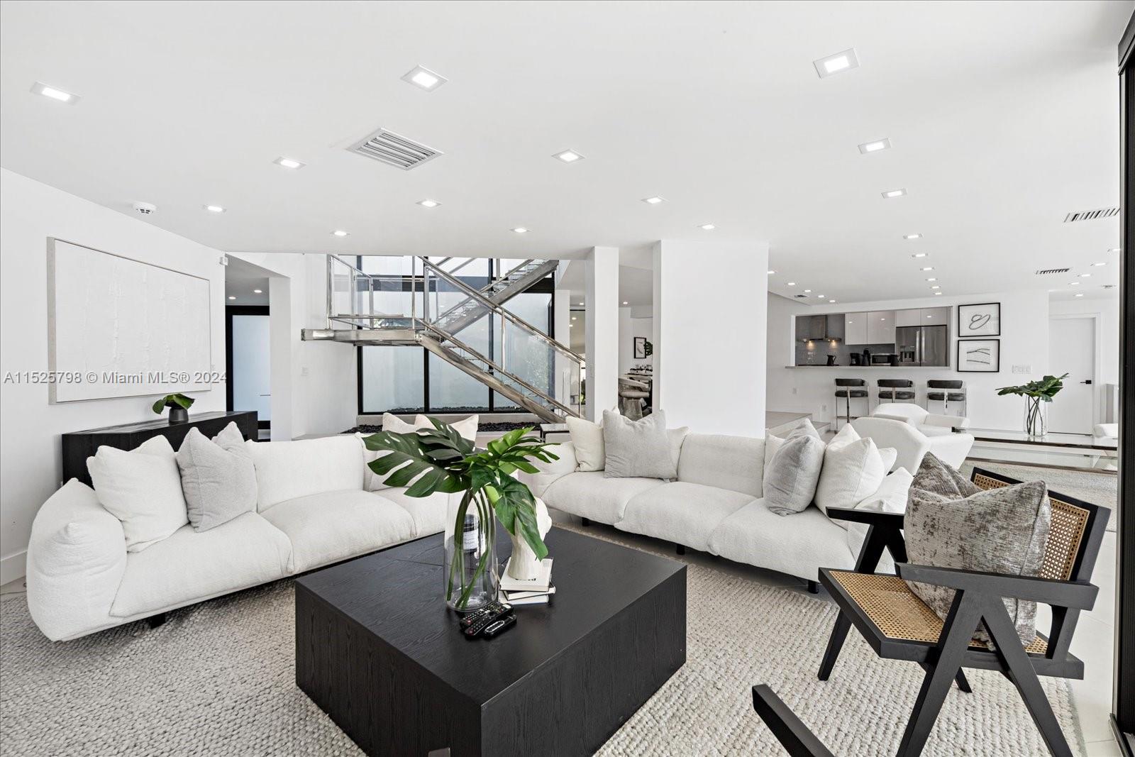 7720 Miami View Dr, North Bay Village, Florida 33141, 5 Bedrooms Bedrooms, ,4 BathroomsBathrooms,Residential,For Sale,7720 Miami View Dr,A11525798