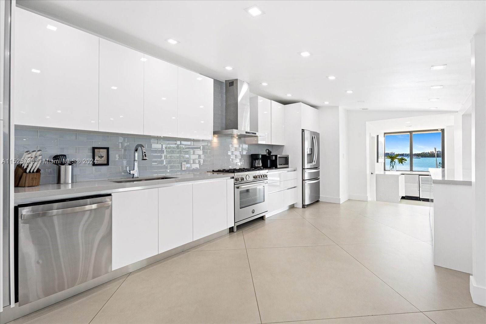 7720 Miami View Dr, North Bay Village, FL, 33141 United States, 5 Bedrooms Bedrooms, ,4 BathroomsBathrooms,Residential,For Sale,Miami View Dr,A11525798