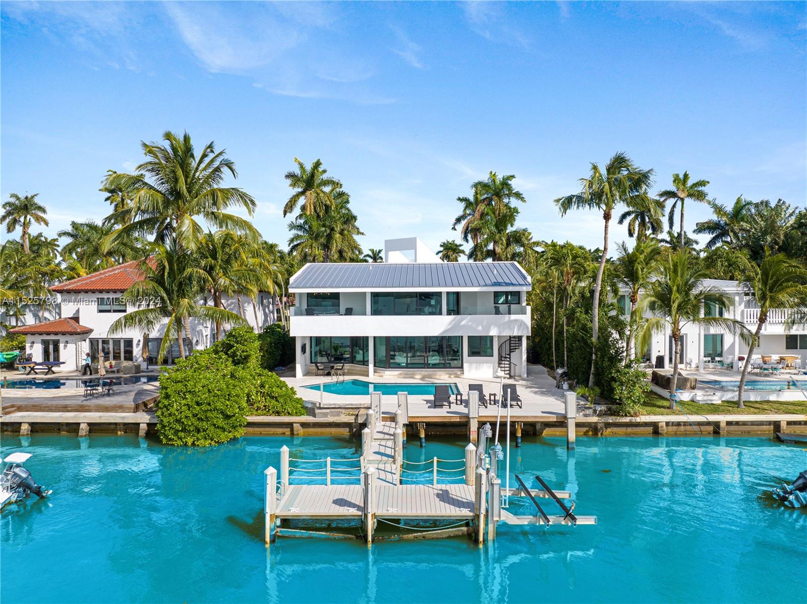 7720 Miami View Dr, North Bay Village, Florida 33141, 5 Bedrooms Bedrooms, ,4 BathroomsBathrooms,Residential,For Sale,7720 Miami View Dr,A11525798