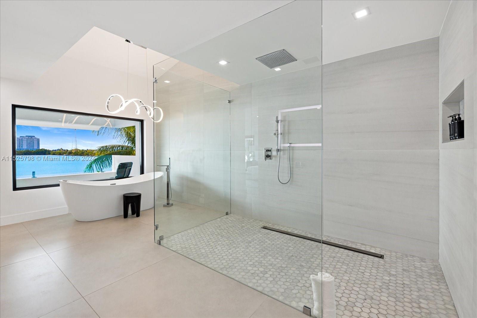 7720 Miami View Dr, North Bay Village, Florida 33141, 5 Bedrooms Bedrooms, ,4 BathroomsBathrooms,Residential,For Sale,7720 Miami View Dr,A11525798