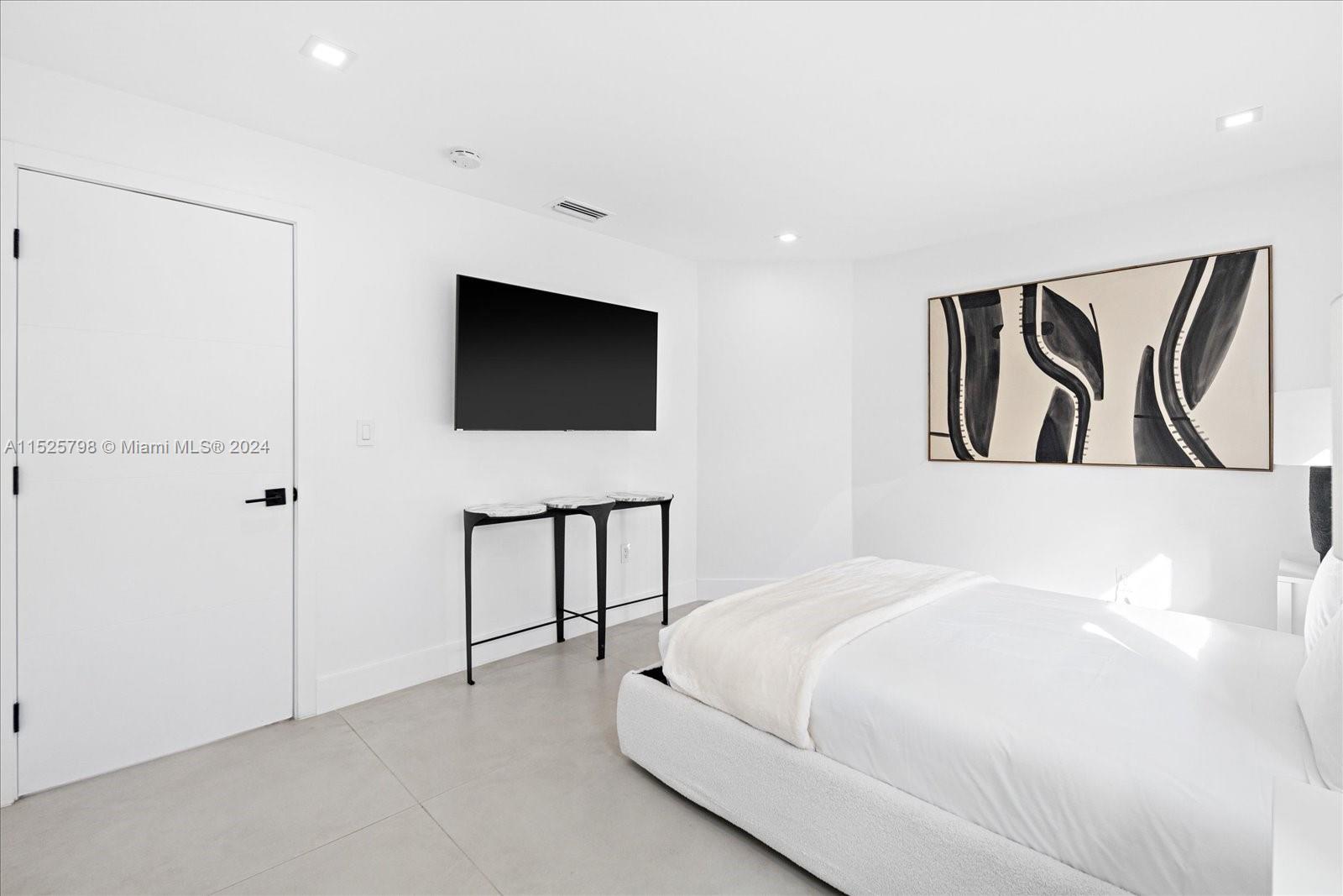 7720 Miami View Dr, North Bay Village, FL, 33141 United States, 5 Bedrooms Bedrooms, ,4 BathroomsBathrooms,Residential,For Sale,Miami View Dr,A11525798