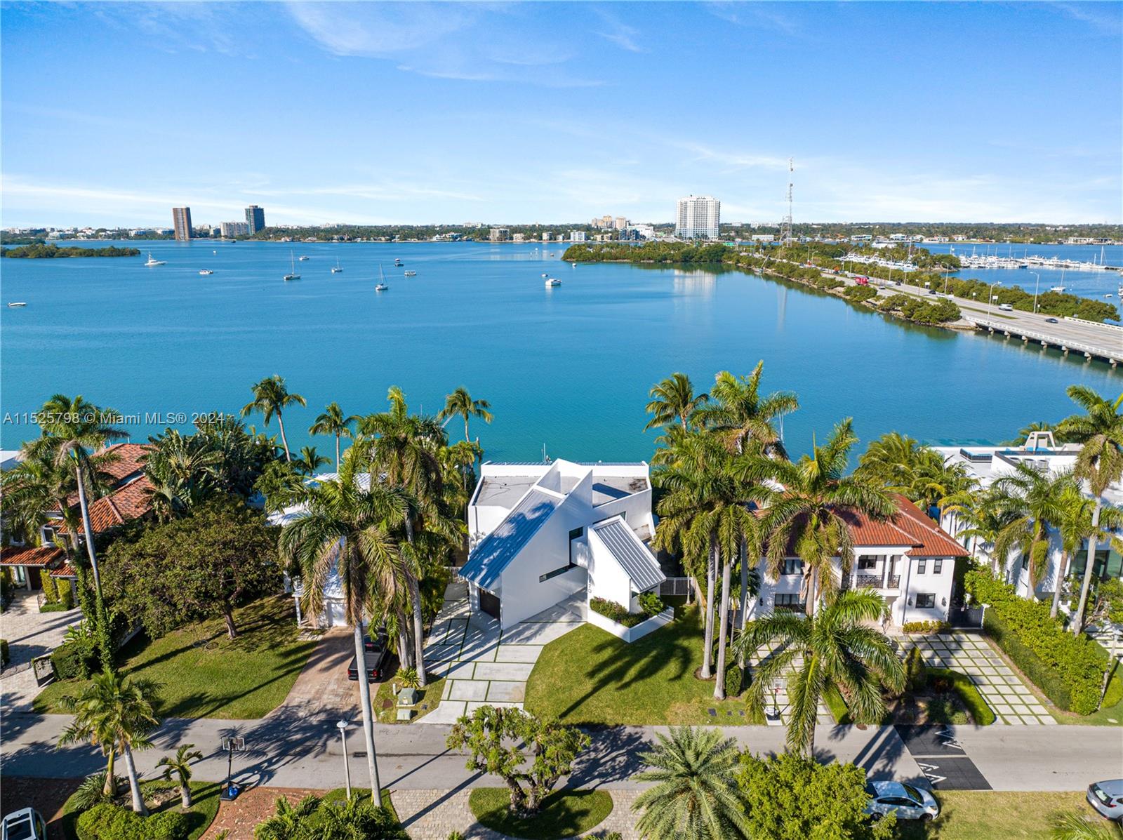 7720 Miami View Dr, North Bay Village, Florida 33141, 5 Bedrooms Bedrooms, ,4 BathroomsBathrooms,Residential,For Sale,7720 Miami View Dr,A11525798