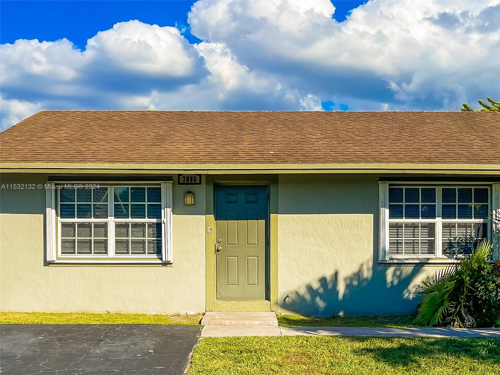7006 NW 99th Way, Tamarac, Florida 33321, 2 Bedrooms Bedrooms, ,1 BathroomBathrooms,Residentiallease,For Rent,7006 NW 99th Way,A11532132