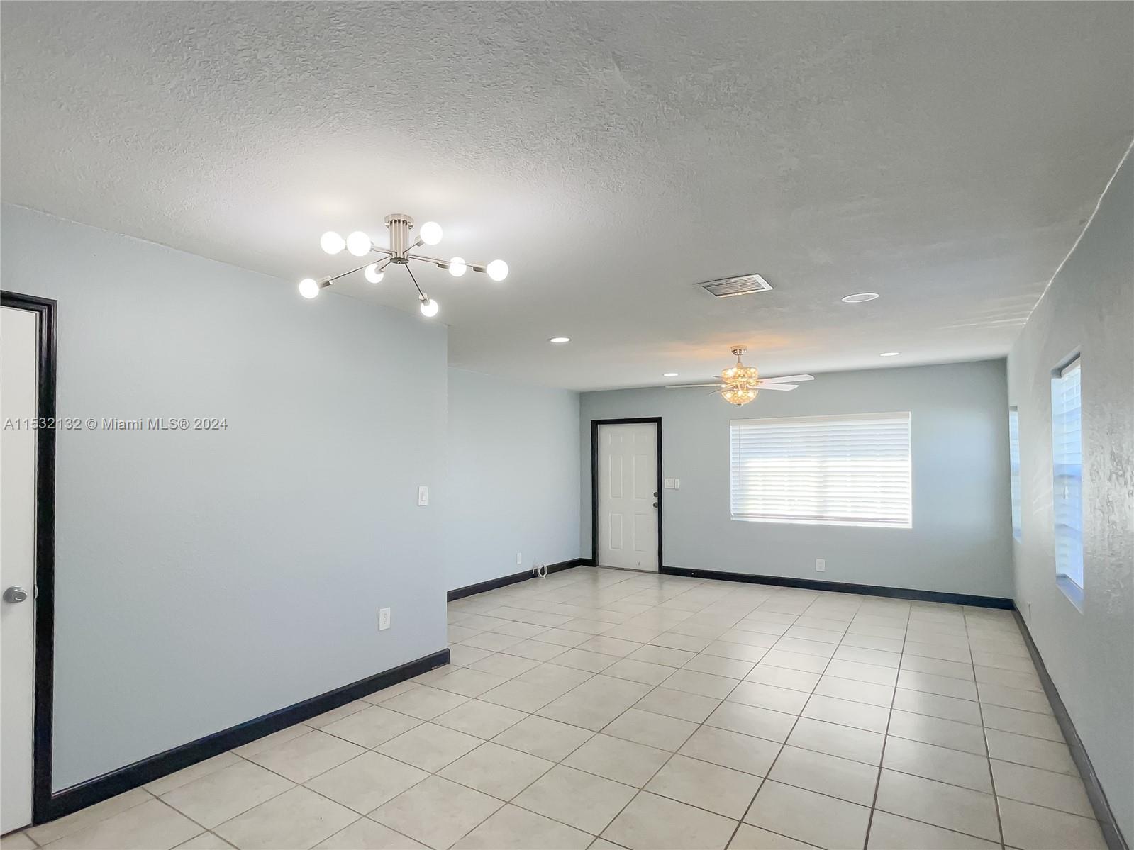 7006 NW 99th Way, Tamarac, Florida 33321, 2 Bedrooms Bedrooms, ,1 BathroomBathrooms,Residentiallease,For Rent,7006 NW 99th Way,A11532132