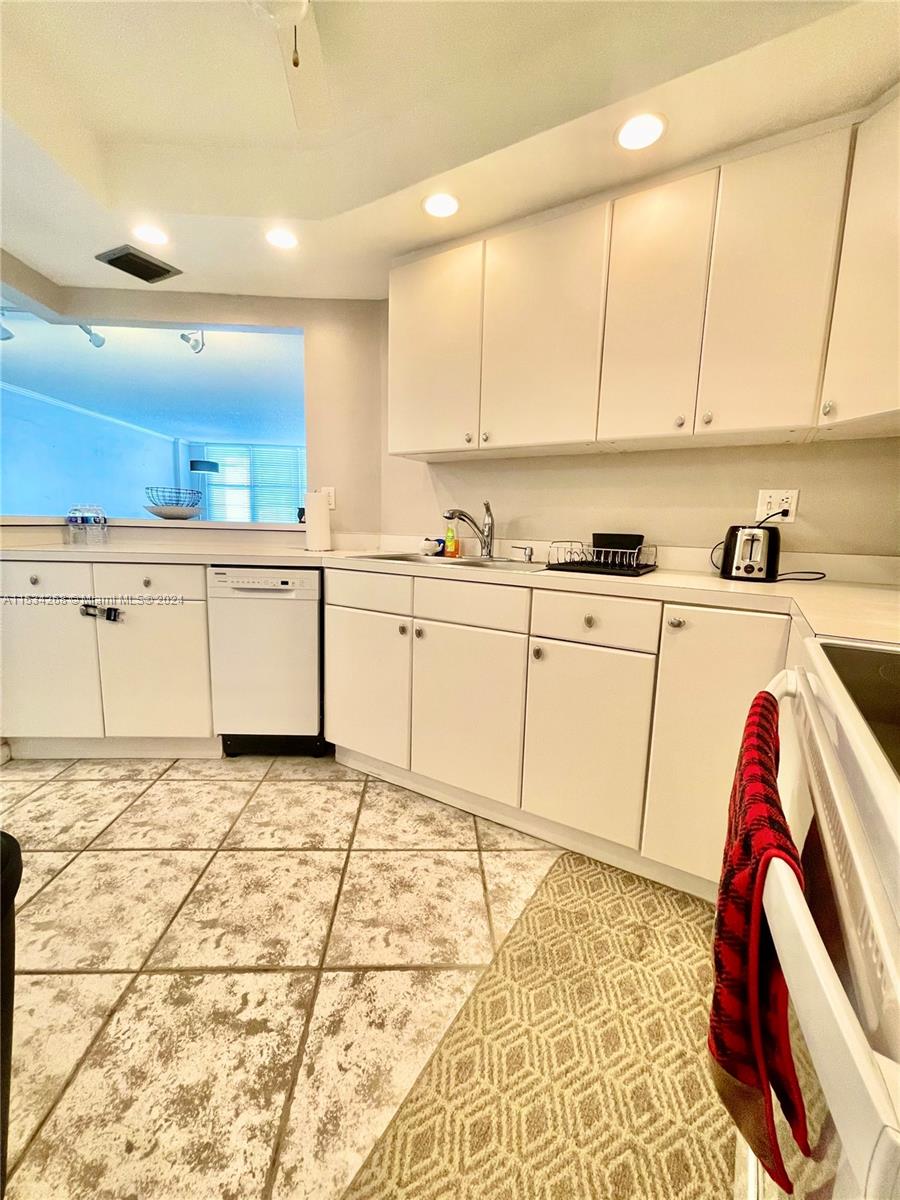 3725 S Ocean Dr 1115, Hollywood, Florida 33019, 1 Bedroom Bedrooms, ,1 BathroomBathrooms,Residentiallease,For Rent,3725 S Ocean Dr 1115,A11534268