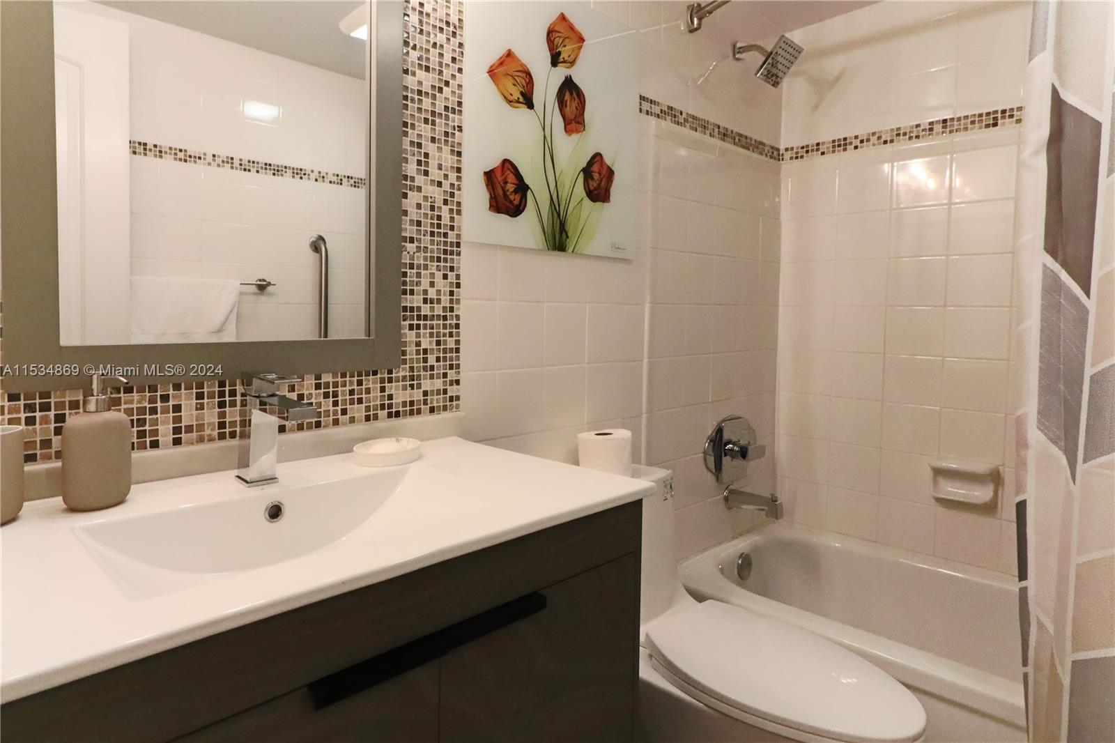 581 Blue Heron Dr 318-B, Hallandale Beach, Florida 33009, 2 Bedrooms Bedrooms, ,2 BathroomsBathrooms,Residential,For Sale,581 Blue Heron Dr 318-B,A11534869