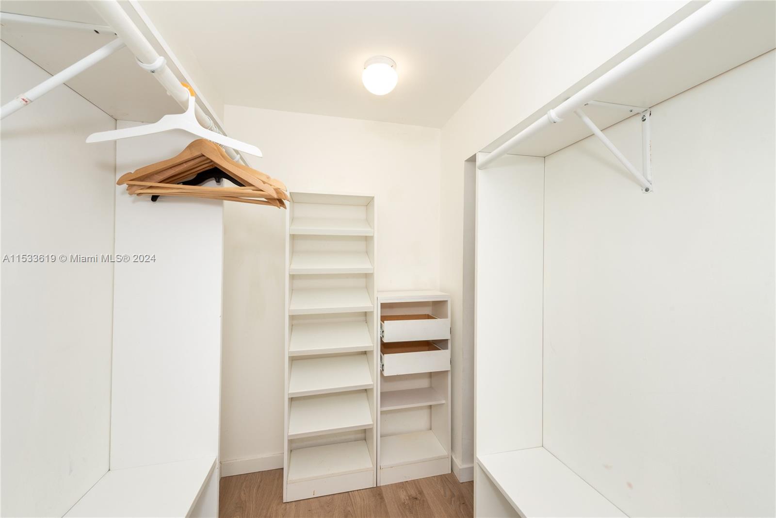 1881 Washington Ave 3D, Miami Beach, Florida 33139, 2 Bedrooms Bedrooms, ,2 BathroomsBathrooms,Residential,For Sale,1881 Washington Ave 3D,A11533619